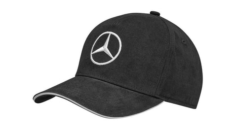 Gorra unisex en color básico negro. Muy cómoda y ajusta a la perfección. Estrella Mercedes en color plata.